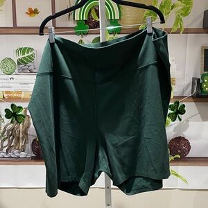 Old Navy Dark Green Bike Shorts 4 X. Waist 24 rise 16 length 7.